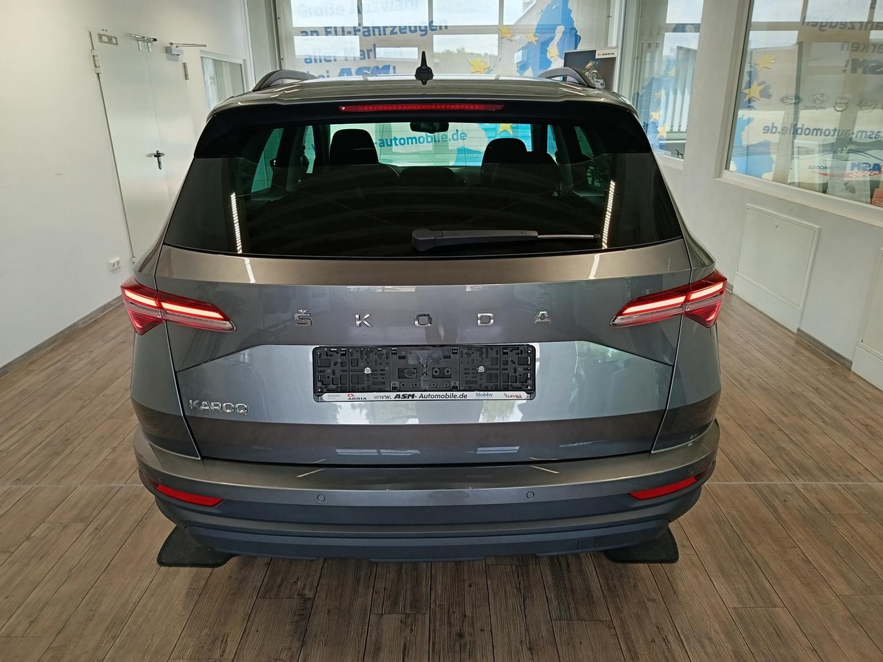 Skoda Karoq Style 1,5TSI DSG*AHK-VORBER*NAVI*LED*R-KAM - SUV/ Geländewagen: das Bild 5 Skoda Karoq Style 1,5TSI DSG*AHK-VORBER*NAVI*LED*R-KAM - SUV/ Geländewagen: das Bild 5