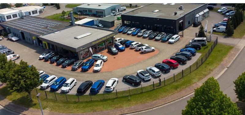 Skoda Karoq Style 1,5TSI DSG*AHK-VORBER*NAVI*LED*R-KAM - SUV/ Geländewagen: das Bild 2 Skoda Karoq Style 1,5TSI DSG*AHK-VORBER*NAVI*LED*R-KAM - SUV/ Geländewagen: das Bild 2