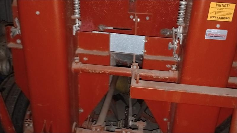 Gruse VL-20-E - Kartoffellegemaschine: das Bild 2 Gruse VL-20-E - Kartoffellegemaschine: das Bild 2