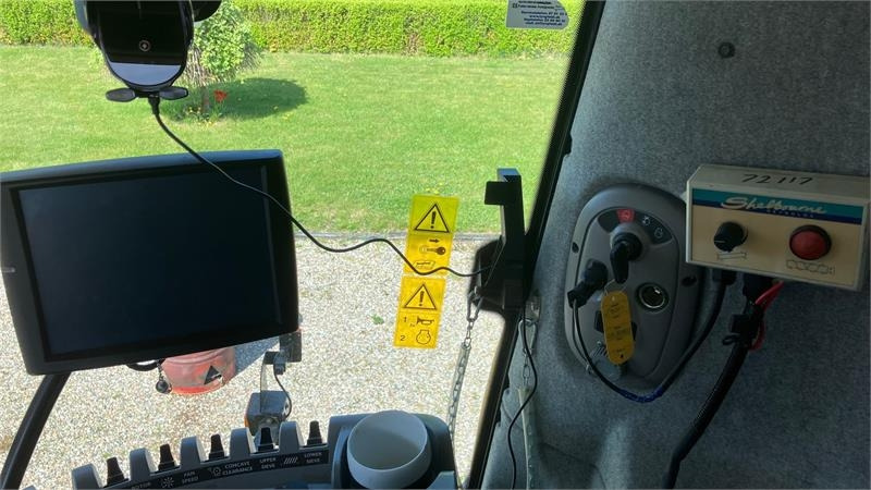 Mähdrescher New Holland CX 8080 SLH med 30 fods Varifeed: das Bild 15