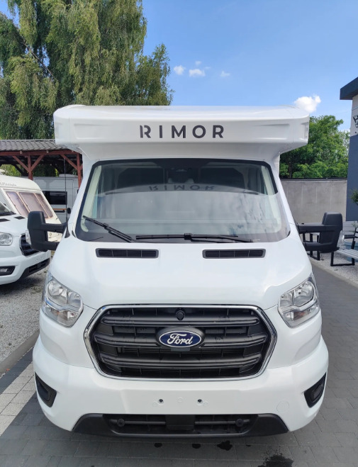 RIMOR Rimor KILIG 95 Plus NEW Retrofitted 5 Passenger Winter Camera Navigation - Camper Van: das Bild 4 RIMOR Rimor KILIG 95 Plus NEW Retrofitted 5 Passenger Winter Camera Navigation - Camper Van: das Bild 4