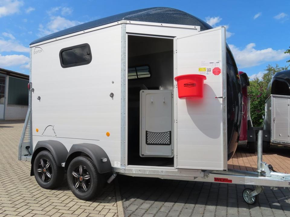 Böckmann Pferdeanhänger,Portax SKA, 2025 WCF Fenster links - Pferdeanhänger: das Bild 3 Böckmann Pferdeanhänger,Portax SKA, 2025 WCF Fenster links - Pferdeanhänger: das Bild 3