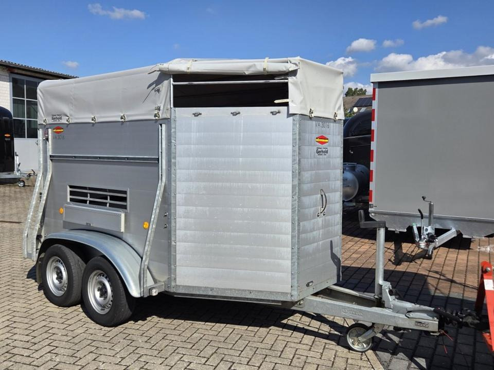 Böckmann Viehanhänger, 2,4 to. Lüftungsklappen Humbaur, Fendt - Pferdeanhänger: das Bild 4 Böckmann Viehanhänger, 2,4 to. Lüftungsklappen Humbaur, Fendt - Pferdeanhänger: das Bild 4