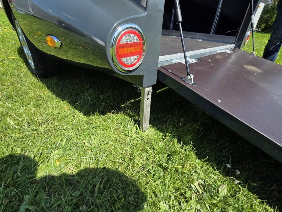 PKW Anhänger geschlossen Motorrad Mieten Leihen 1000kg 100km/h - Leasing PKW Anhänger geschlossen Motorrad Mieten Leihen 1000kg 100km/h: das Bild 17 PKW Anhänger geschlossen Motorrad Mieten Leihen 1000kg 100km/h - Leasing PKW Anhänger geschlossen Motorrad Mieten Leihen 1000kg 100km/h: das Bild 17