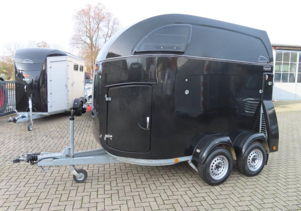 Pferdeanhänger Böckmann Master, Aluboden Sattelkammer 100 Km/h - Pferdeanhänger: das Bild 4 Pferdeanhänger Böckmann Master, Aluboden Sattelkammer 100 Km/h - Pferdeanhänger: das Bild 4