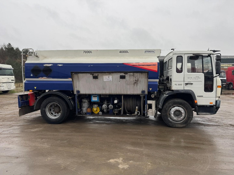 Volvo FL 6 - 220 (11000 L / 2 COMPARTMENTS / 18 TON / MANUAL GEARBOX / PERFECT) - Tankwagen: das Bild 4 Volvo FL 6 - 220 (11000 L / 2 COMPARTMENTS / 18 TON / MANUAL GEARBOX / PERFECT) - Tankwagen: das Bild 4