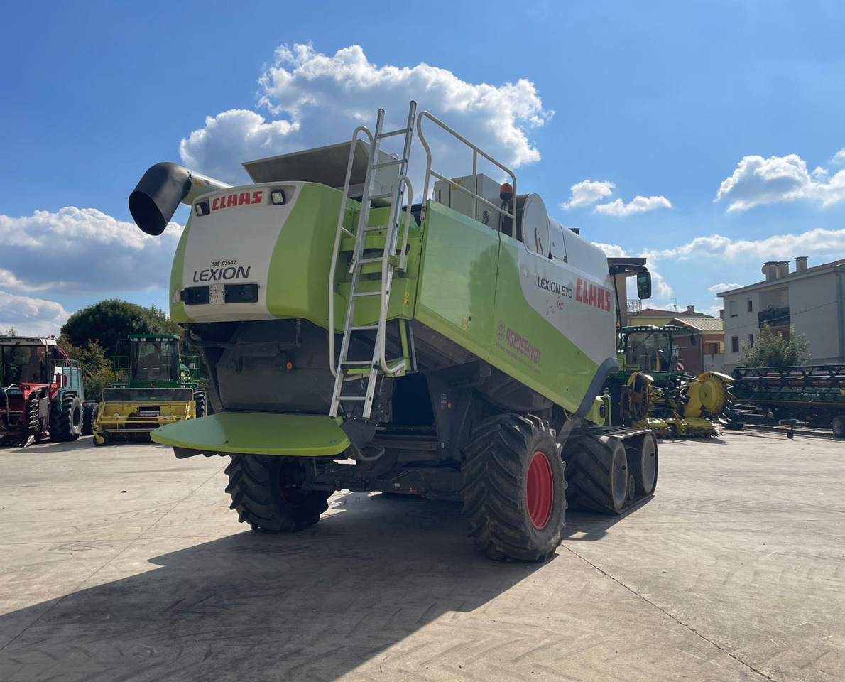 CLAAS MIETITREBBIA LEXION 570TT - Mähdrescher: das Bild 4 CLAAS MIETITREBBIA LEXION 570TT - Mähdrescher: das Bild 4