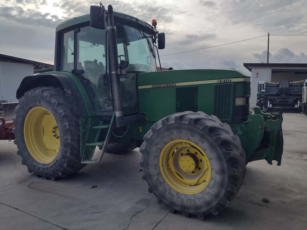 JOHN DEERE 6610 - Traktor: das Bild 2 JOHN DEERE 6610 - Traktor: das Bild 2