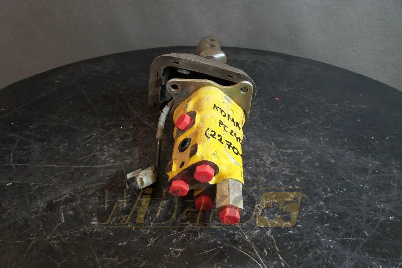 Komatsu PC240-5 - Hydraulik ventil für Baumaschine: das Bild 1 Komatsu PC240-5 - Hydraulik ventil für Baumaschine: das Bild 1