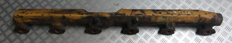 Volvo TD122GA 468859HT6 - Ansaugkrümmer für Baumaschine: das Bild 1 Volvo TD122GA 468859HT6 - Ansaugkrümmer für Baumaschine: das Bild 1