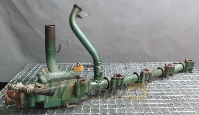 Volvo TD164KAE 980429 - Ansaugkrümmer für Baumaschine: das Bild 1 Volvo TD164KAE 980429 - Ansaugkrümmer für Baumaschine: das Bild 1