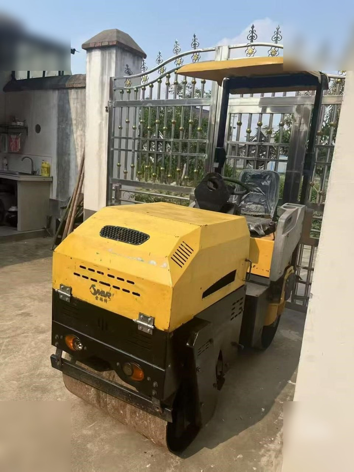 BOMAG BW80AD-3 - Walzen: das Bild 4 BOMAG BW80AD-3 - Walzen: das Bild 4