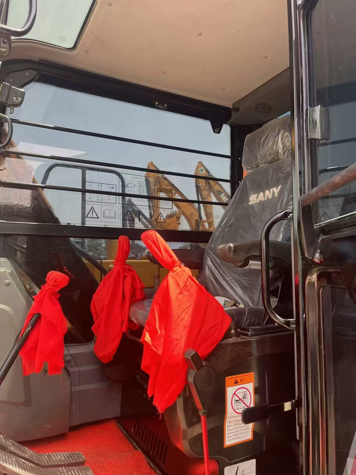 CATERPILLAR 323D2L - Kettenbagger: das Bild 2 CATERPILLAR 323D2L - Kettenbagger: das Bild 2