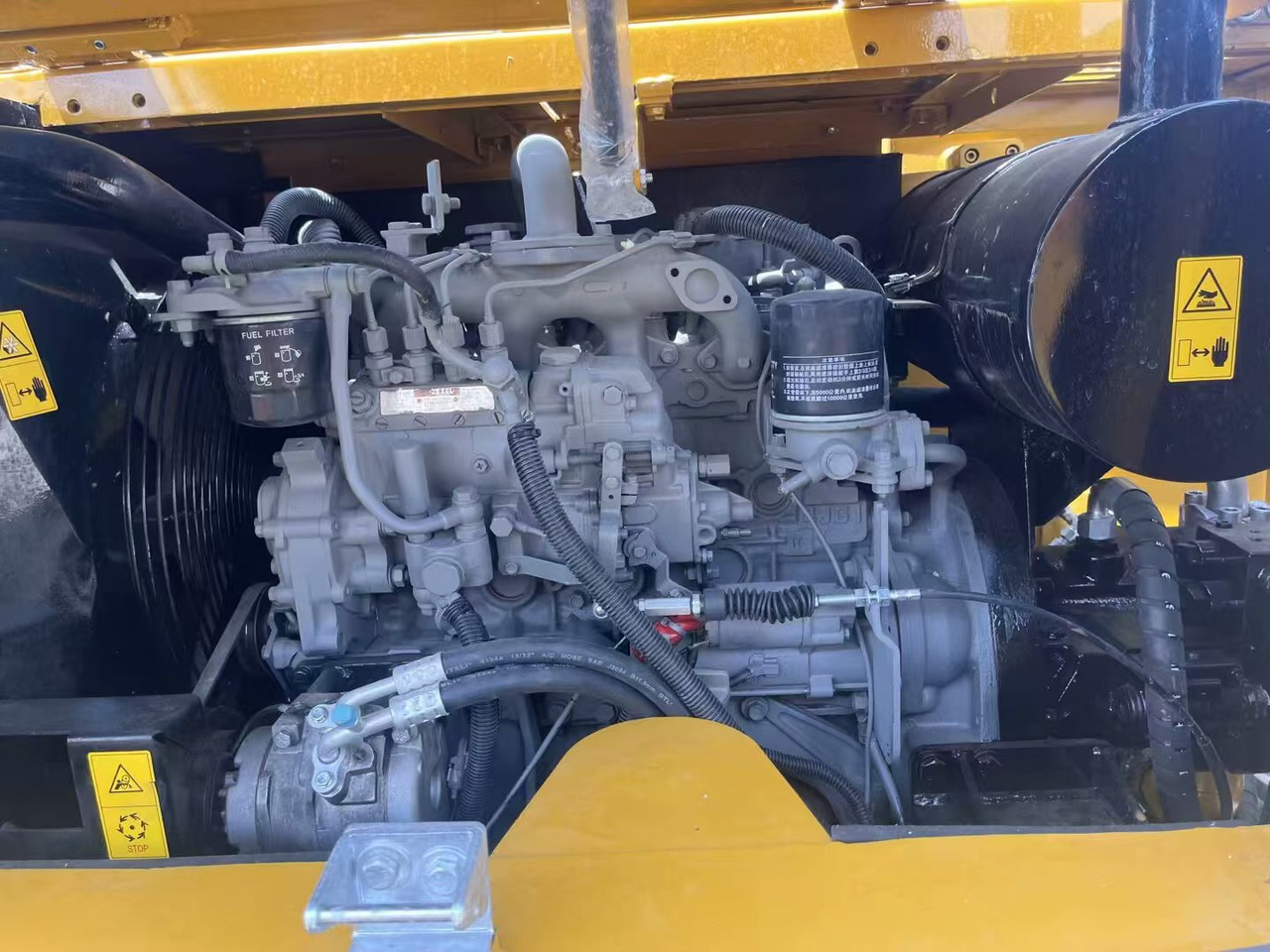 CATERPILLAR 323D2L - Kettenbagger: das Bild 4 CATERPILLAR 323D2L - Kettenbagger: das Bild 4