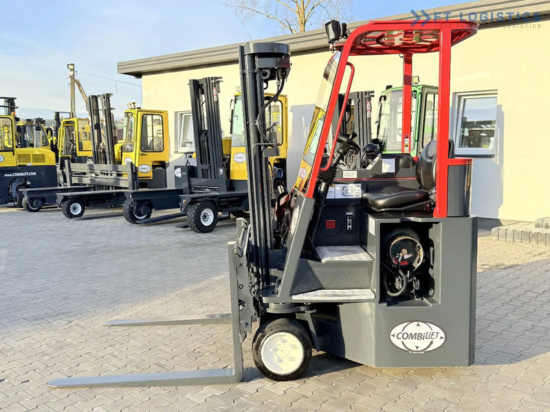 Combilift C3000CB / GAS / TRIPLEX 4900MM / FREE LIFT / SIDE SHIFT / FORK POSITIONER / EXCELLENT CONDITION / Wide range of four-way and sid - Vierwegstapler: das Bild 2 Combilift C3000CB / GAS / TRIPLEX 4900MM / FREE LIFT / SIDE SHIFT / FORK POSITIONER / EXCELLENT CONDITION / Wide range of four-way and sid - Vierwegstapler: das Bild 2