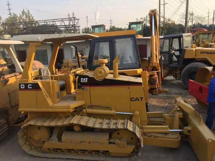 Mini CAT Bulldozer D3c D3 D3k D3m D4h D4m D4k D5h D5g D5k D5m Used Bulldozer with Ripper for Sale - Bulldozer/ Planierraupe: das Bild 2 Mini CAT Bulldozer D3c D3 D3k D3m D4h D4m D4k D5h D5g D5k D5m Used Bulldozer with Ripper for Sale - Bulldozer/ Planierraupe: das Bild 2