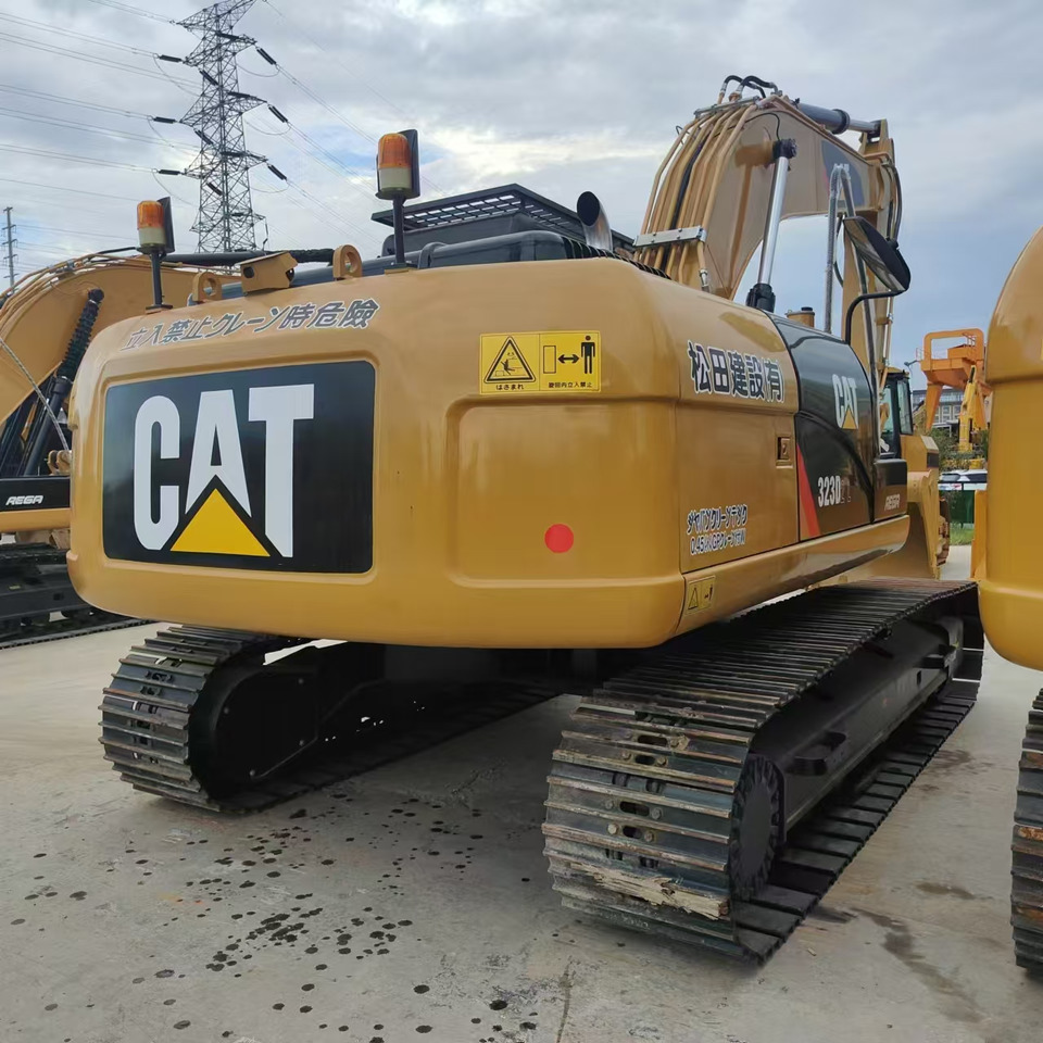 Used high quality excavator CAT 323D2L Made in Japan - Kettenbagger: das Bild 5 Used high quality excavator CAT 323D2L Made in Japan - Kettenbagger: das Bild 5