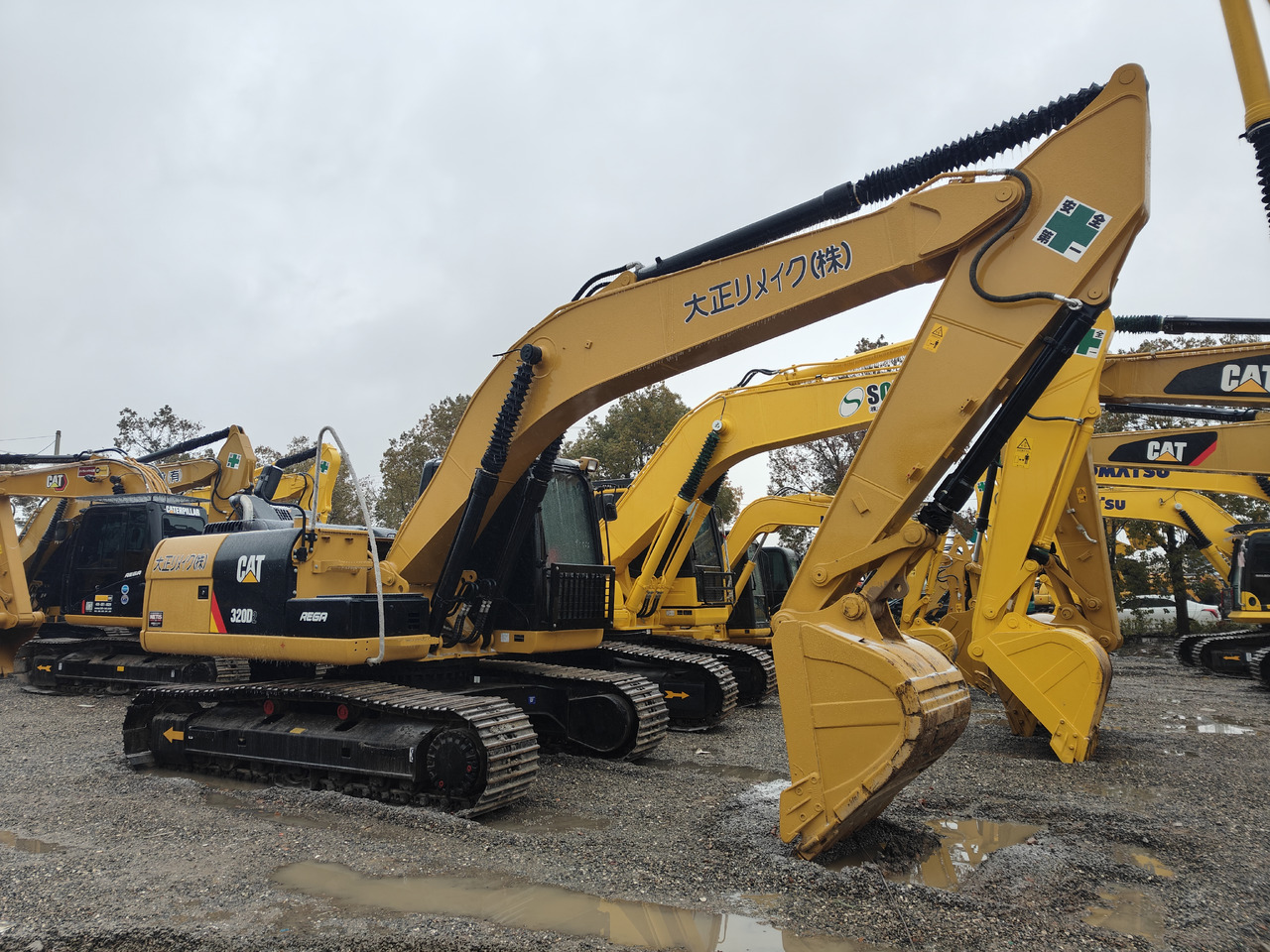 CATERPILLAR 320D2 - Kettenbagger: das Bild 1 CATERPILLAR 320D2 - Kettenbagger: das Bild 1