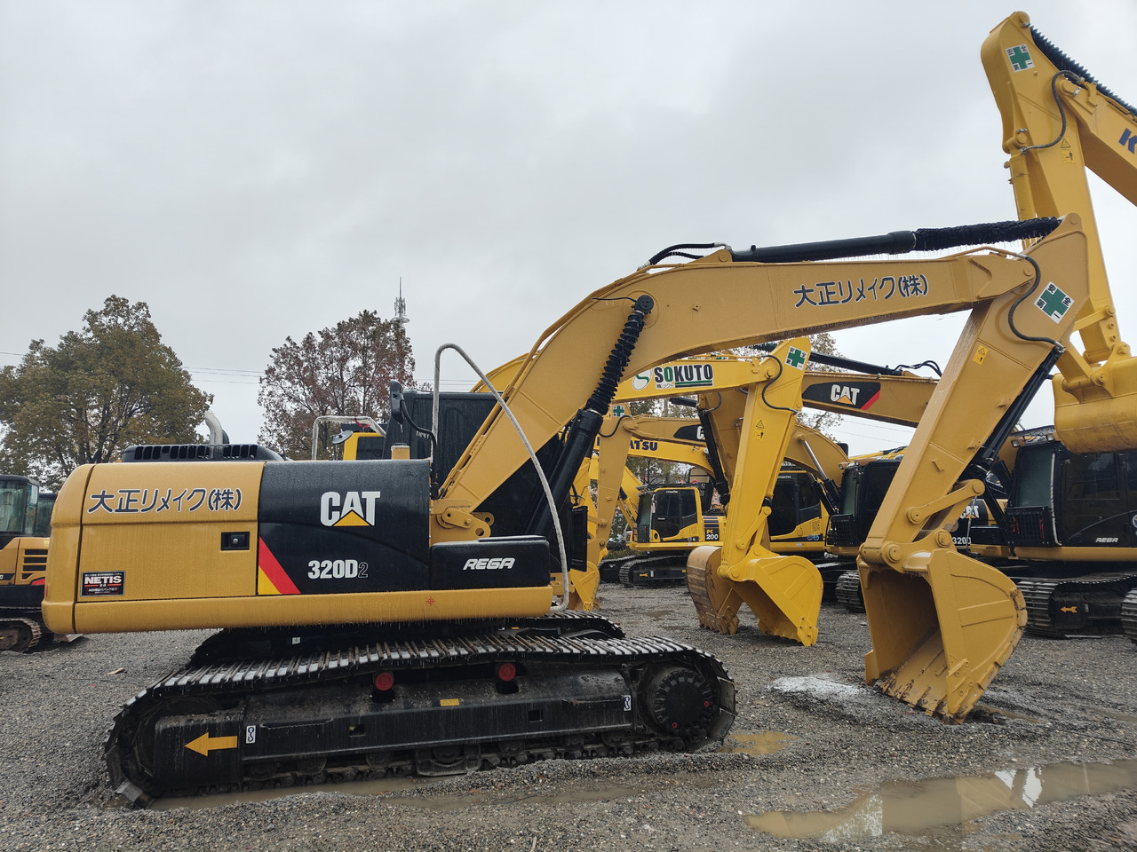 CATERPILLAR 320D2 - Kettenbagger: das Bild 3 CATERPILLAR 320D2 - Kettenbagger: das Bild 3