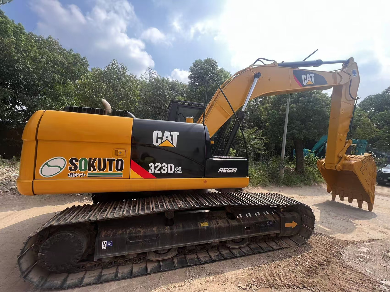 CATERPILLAR 323D2L - Kettenbagger: das Bild 4 CATERPILLAR 323D2L - Kettenbagger: das Bild 4