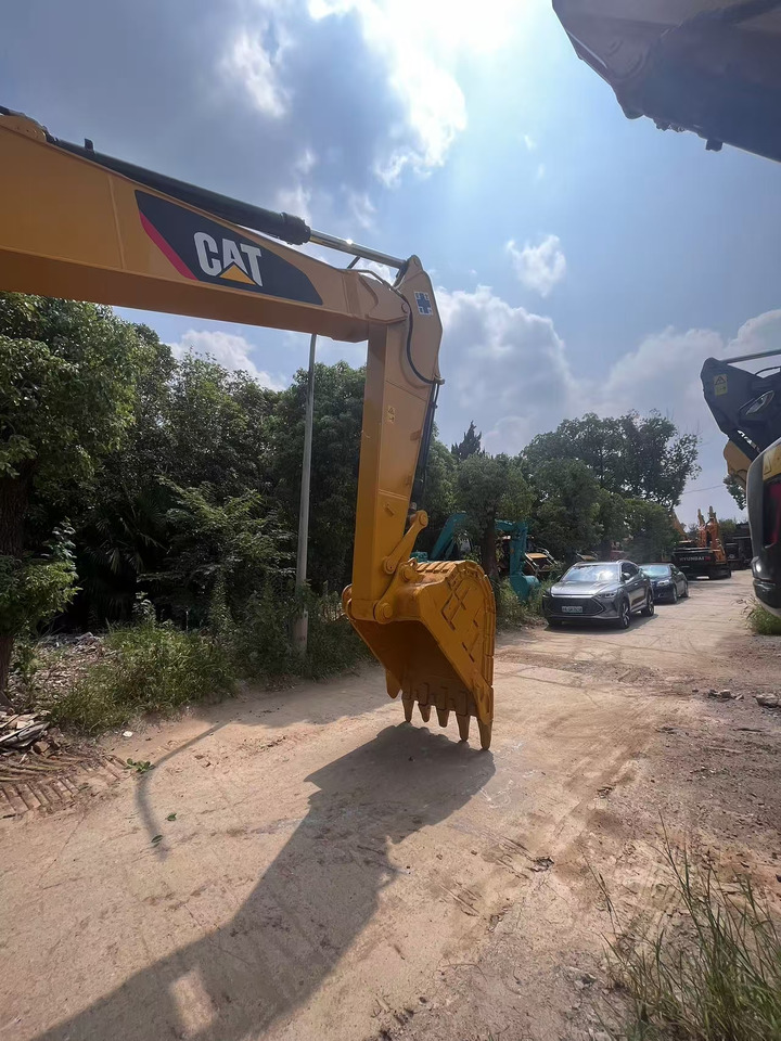 CATERPILLAR 323D2L - Kettenbagger: das Bild 5 CATERPILLAR 323D2L - Kettenbagger: das Bild 5