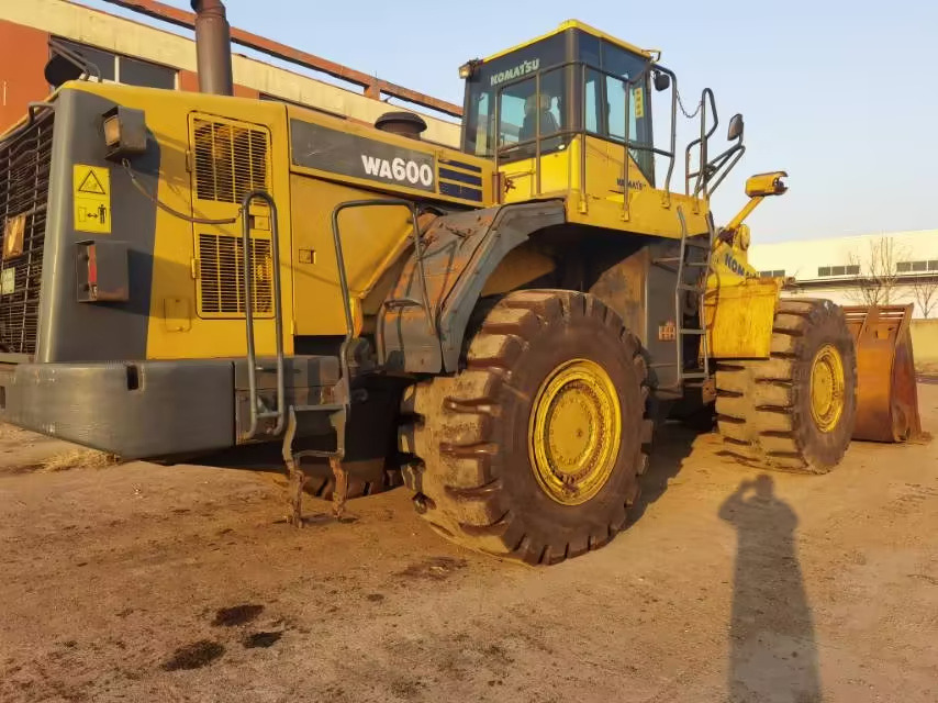 KOMATSU WA600-6 - Radlader: das Bild 4 KOMATSU WA600-6 - Radlader: das Bild 4