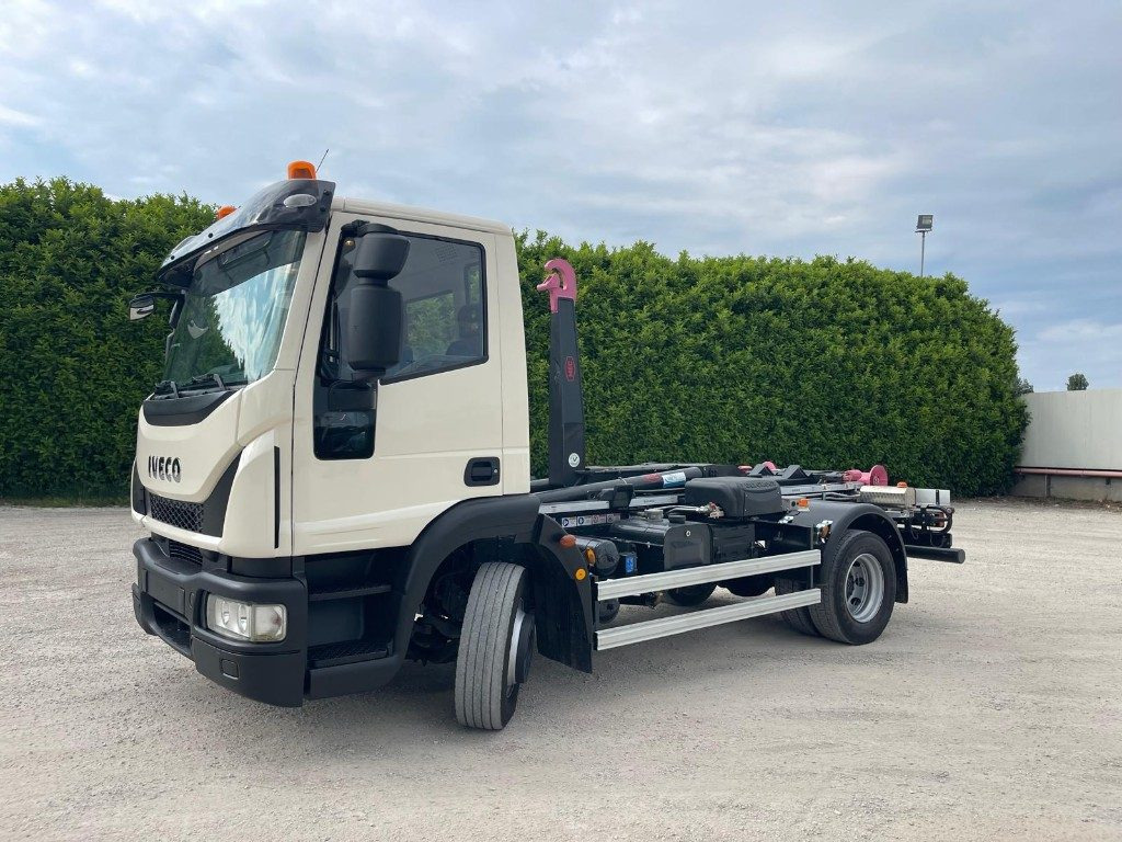 IVECO EUROCARGO 120E22 SCARRABILE - Abrollkipper: das Bild 1 IVECO EUROCARGO 120E22 SCARRABILE - Abrollkipper: das Bild 1