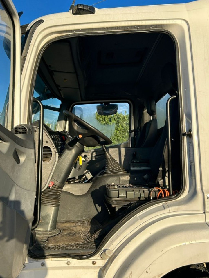 MERCEDES-BENZ MERCEDES 2533 SCARRABILE - Abrollkipper: das Bild 5 MERCEDES-BENZ MERCEDES 2533 SCARRABILE - Abrollkipper: das Bild 5