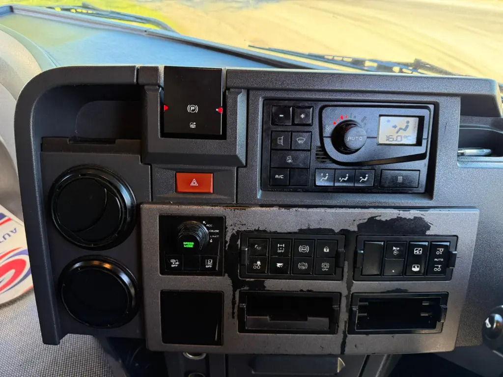 Sattelzugmaschine Renault T 480 (UBS): das Bild 10