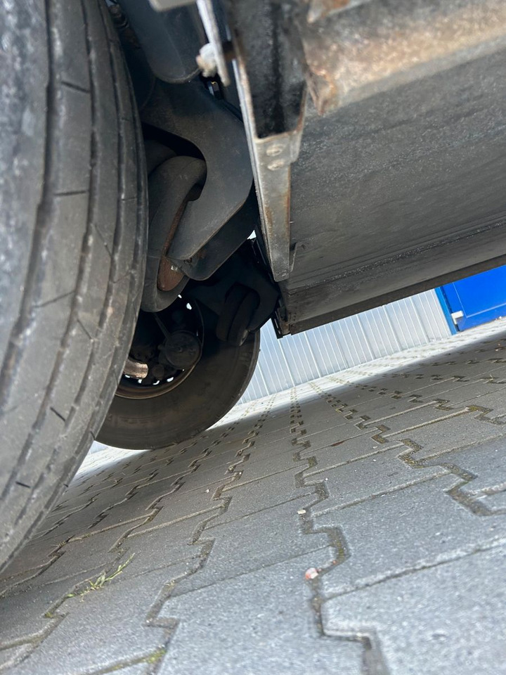 Planenauflieger Krone SDP27 | Liftachse, Palettenkasten, Iceprotect: das Bild 14 Planenauflieger Krone SDP27 | Liftachse, Palettenkasten, Iceprotect: das Bild 14