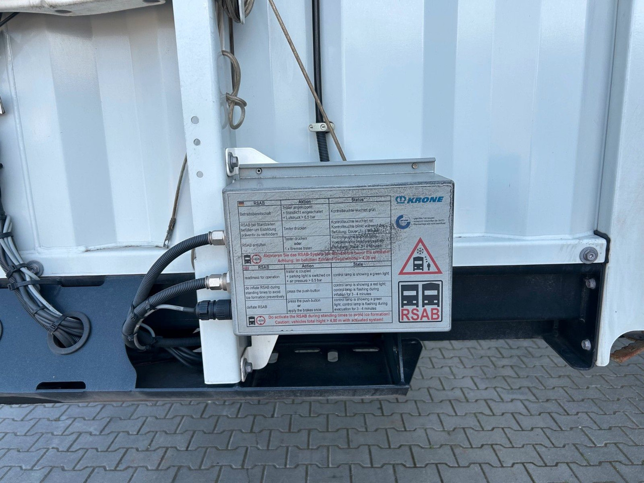 Planenauflieger Krone SDP27 | Liftachse, Palettenkasten, Iceprotect: das Bild 13 Planenauflieger Krone SDP27 | Liftachse, Palettenkasten, Iceprotect: das Bild 13