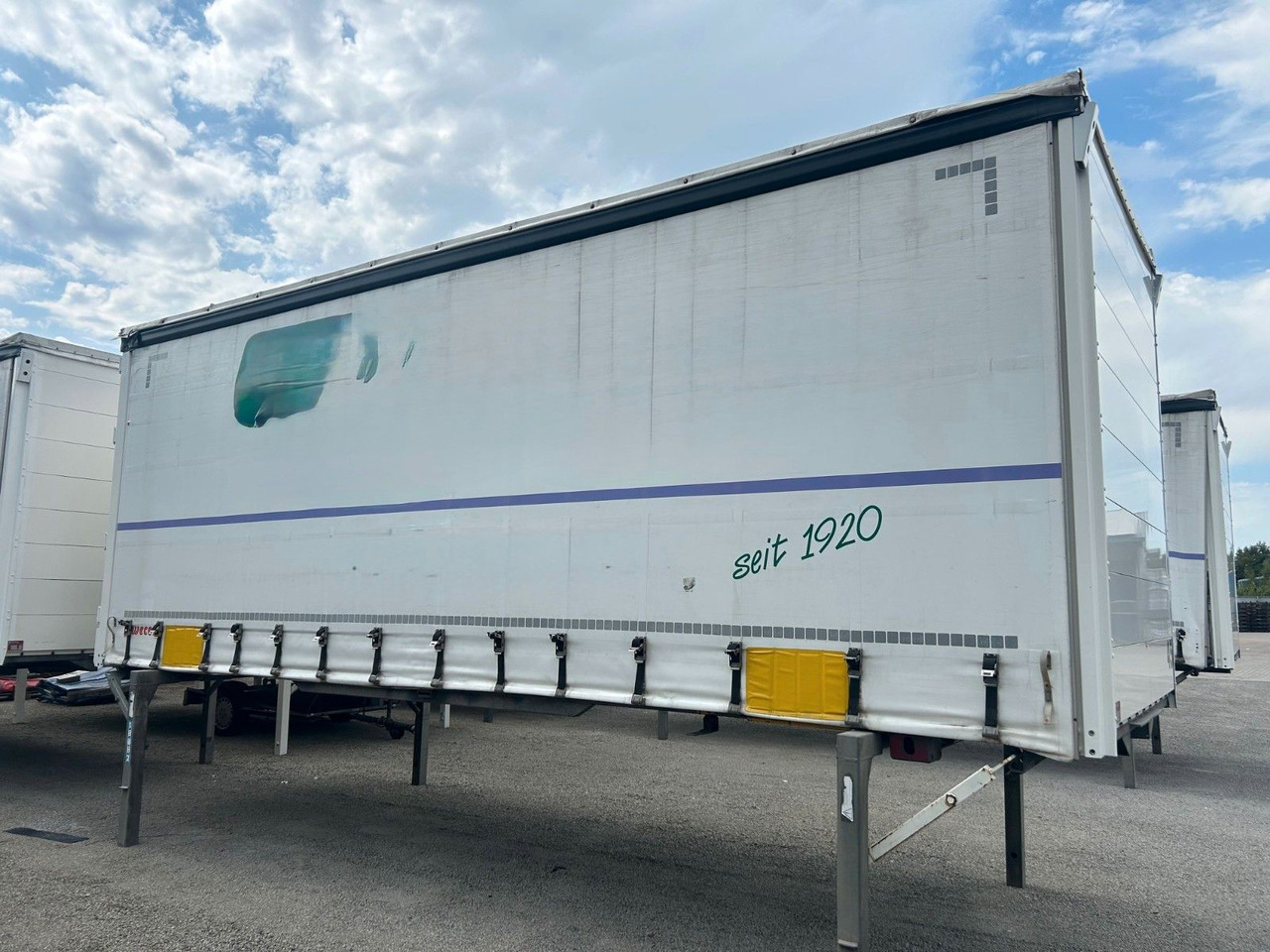 Wecon 4x Wechselpritschen Schiebeplane/Bordwand WP745S - Planenaufbau: das Bild 2 Wecon 4x Wechselpritschen Schiebeplane/Bordwand WP745S - Planenaufbau: das Bild 2