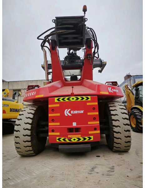Kalmar DRF450 - Reach stacker: das Bild 2 Kalmar DRF450 - Reach stacker: das Bild 2
