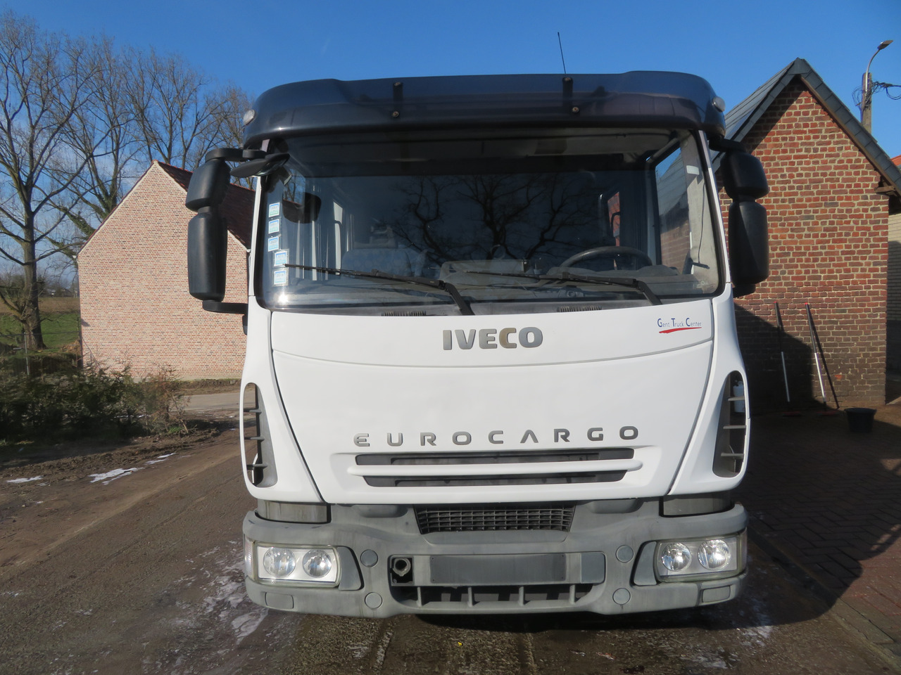 Iveco Eurocargo ML90E18 - Koffer LKW: das Bild 2 Iveco Eurocargo ML90E18 - Koffer LKW: das Bild 2