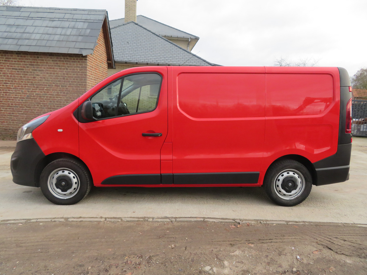 Opel Vivaro 1.6CDTI BI-Turbo - L1H1 - Kleintransporter: das Bild 4 Opel Vivaro 1.6CDTI BI-Turbo - L1H1 - Kleintransporter: das Bild 4