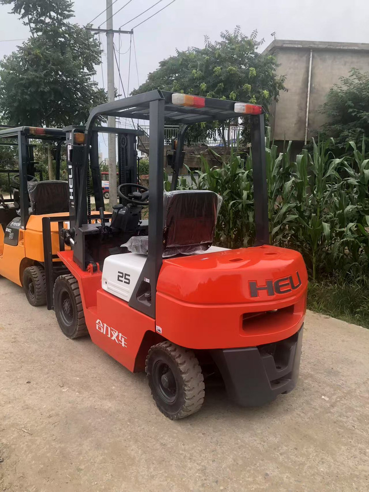 HELI 2.5 ton Fork lift Click for Discount - Dieselstapler: das Bild 4 HELI 2.5 ton Fork lift Click for Discount - Dieselstapler: das Bild 4