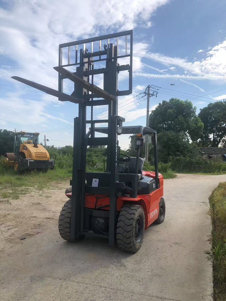 HELI 5Ton Forklift - Dieselstapler: das Bild 4 HELI 5Ton Forklift - Dieselstapler: das Bild 4