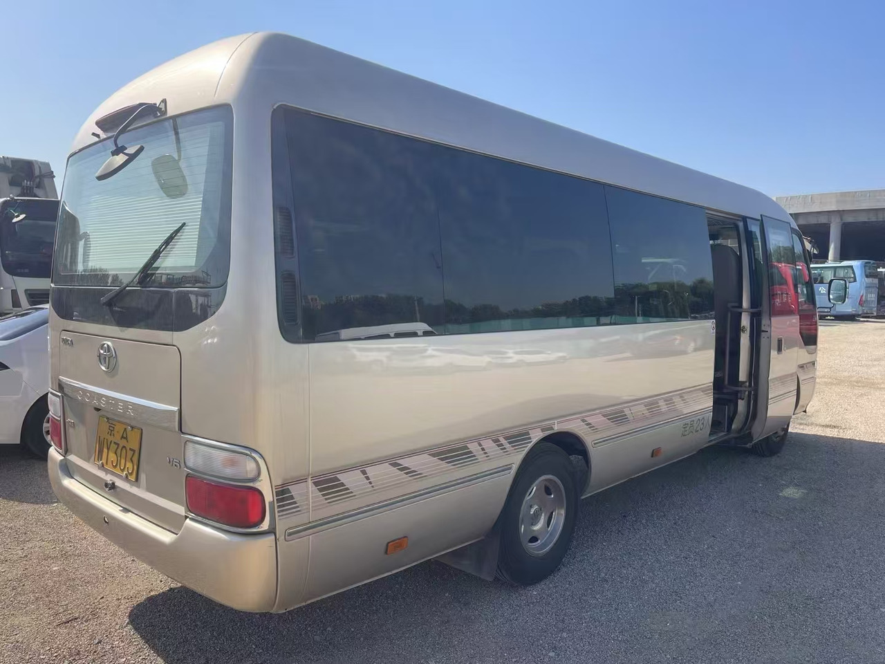 TOYOTA Mini Bus 23 Seats Click Here for Discount - Reisebus: das Bild 3 TOYOTA Mini Bus 23 Seats Click Here for Discount - Reisebus: das Bild 3