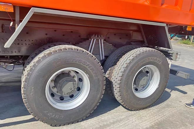 SINOTRUK Sinotruk Howo 336 6X4 Tipper for Sale in Ghana - Kipper: das Bild 3 SINOTRUK Sinotruk Howo 336 6X4 Tipper for Sale in Ghana - Kipper: das Bild 3