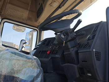 SHACMAN Shacman Truck Tractor Head for Sale in Zambia - Sattelzugmaschine: das Bild 4 SHACMAN Shacman Truck Tractor Head for Sale in Zambia - Sattelzugmaschine: das Bild 4