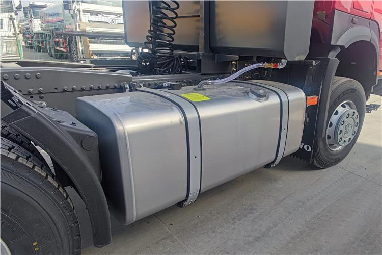 SINOTRUK Howo 6x4 Truck Price 380 HP Tractor Head for Sale In Zambia - Sattelzugmaschine: das Bild 4 SINOTRUK Howo 6x4 Truck Price 380 HP Tractor Head for Sale In Zambia - Sattelzugmaschine: das Bild 4