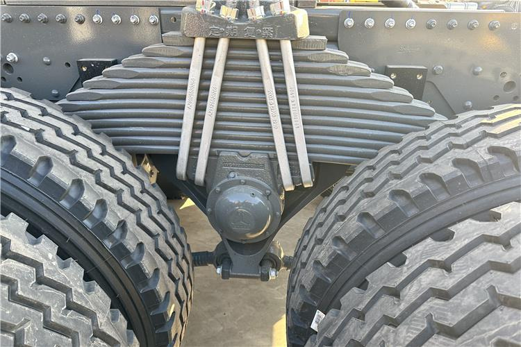 SINOTRUK Howo New Model 371 HP Truck Head for Sale In Zambia - Sattelzugmaschine: das Bild 4 SINOTRUK Howo New Model 371 HP Truck Head for Sale In Zambia - Sattelzugmaschine: das Bild 4