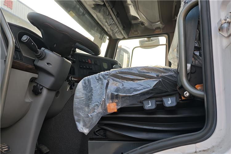 SINOTRUK Used Howo 371 Truck Head for Sale In Nigeria Lagos - Sattelzugmaschine: das Bild 4 SINOTRUK Used Howo 371 Truck Head for Sale In Nigeria Lagos - Sattelzugmaschine: das Bild 4