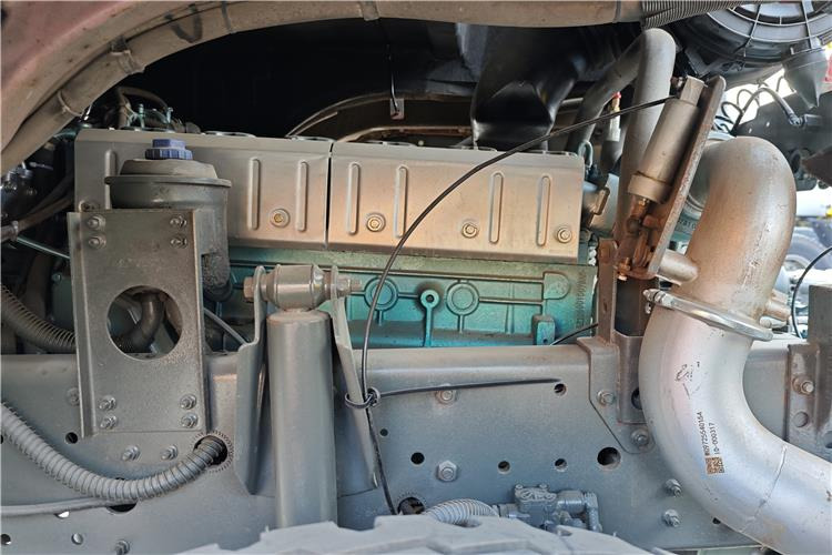 SINOTRUK Used Howo 371 Truck Head for Sale In Nigeria Lagos - Sattelzugmaschine: das Bild 5 SINOTRUK Used Howo 371 Truck Head for Sale In Nigeria Lagos - Sattelzugmaschine: das Bild 5