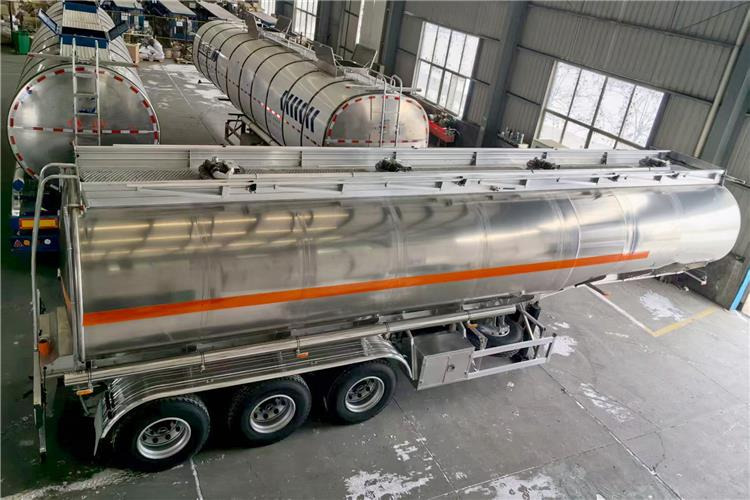 TITAN 3 Axle 45000 L Aluminum Tanker Trailer for Sale In Zimbabwe - Tankauflieger: das Bild 2 TITAN 3 Axle 45000 L Aluminum Tanker Trailer for Sale In Zimbabwe - Tankauflieger: das Bild 2