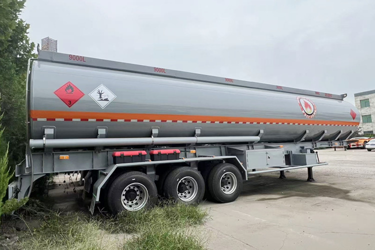 TITAN 45000 Liters Fuel Tanker Trailer for sale in Tanzania - Tankauflieger: das Bild 3 TITAN 45000 Liters Fuel Tanker Trailer for sale in Tanzania - Tankauflieger: das Bild 3