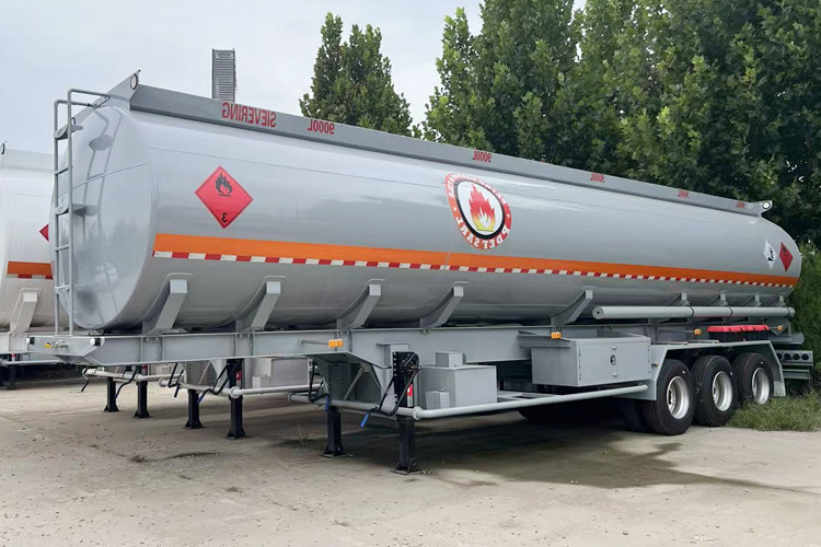 TITAN 45000 Liters Fuel Tanker Trailer for sale in Tanzania - Tankauflieger: das Bild 1 TITAN 45000 Liters Fuel Tanker Trailer for sale in Tanzania - Tankauflieger: das Bild 1