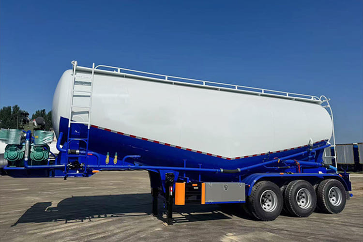 TITAN Dry Bulk Trailer for Sale in Ghana - Siloauflieger: das Bild 3 TITAN Dry Bulk Trailer for Sale in Ghana - Siloauflieger: das Bild 3