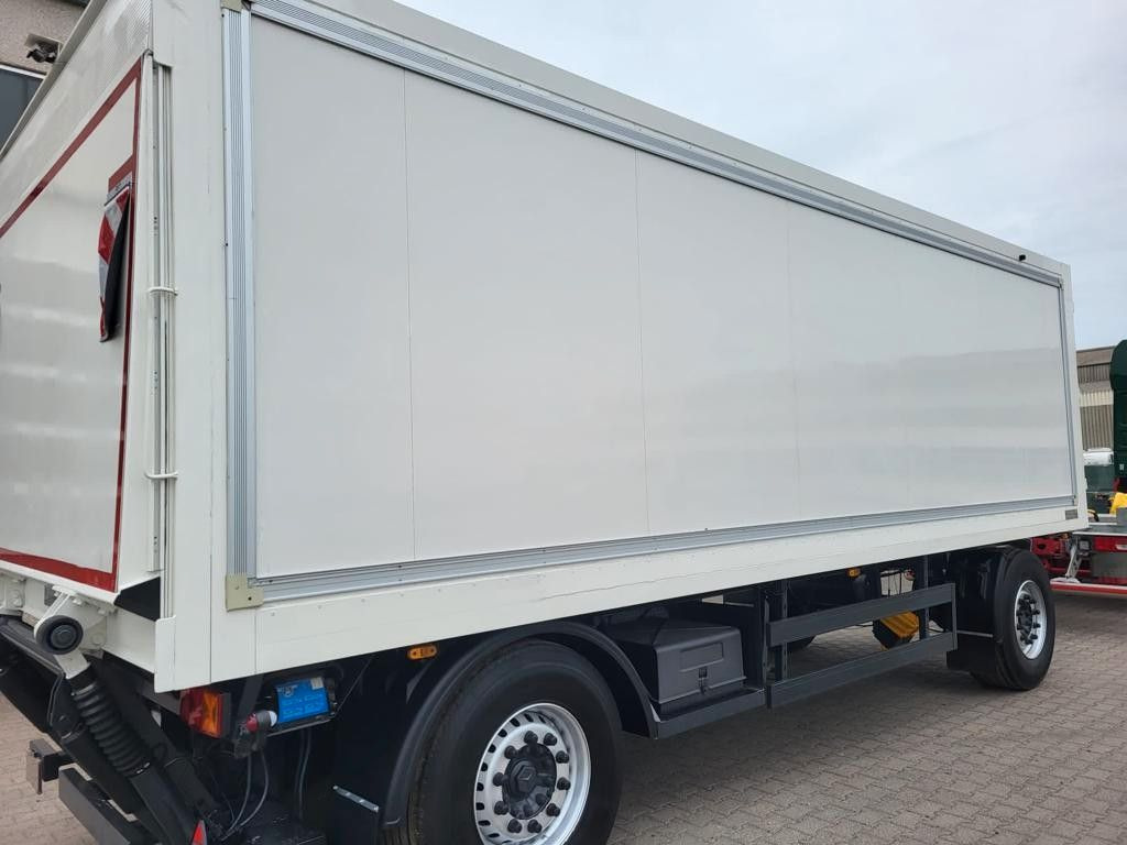 Diversen Drehschemel Vermietung möglich LBW Durchladbar Drehschemel Vermietung möglich LBW Durchladbar - Koffer Anhänger: das Bild 2 Diversen Drehschemel Vermietung möglich LBW Durchladbar Drehschemel Vermietung möglich LBW Durchladbar - Koffer Anhänger: das Bild 2