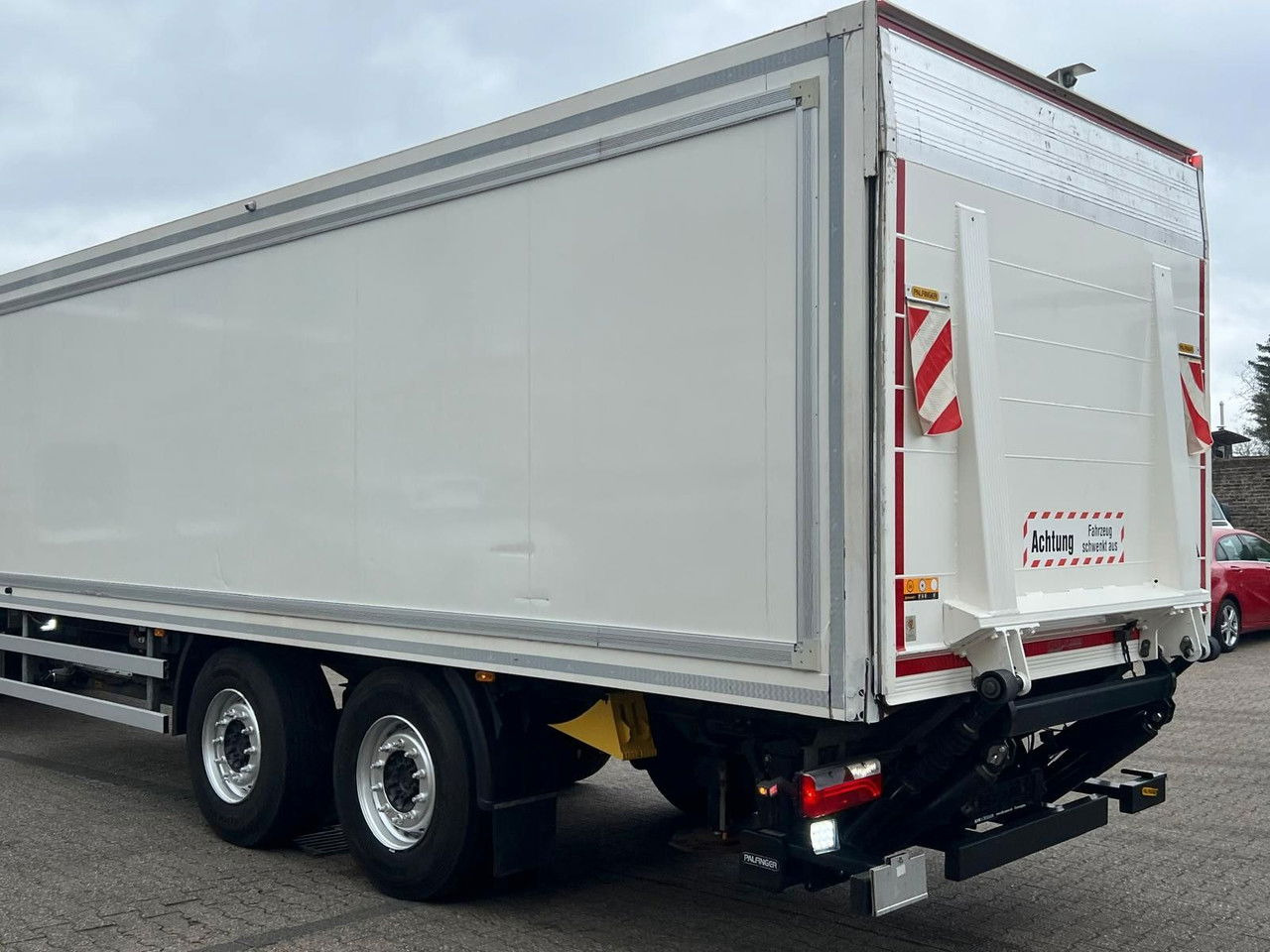 Mercedes-Benz Actros 2543 Komplettzug Voll-Luft - Lange Koffer - Koffer LKW: das Bild 4 Mercedes-Benz Actros 2543 Komplettzug Voll-Luft - Lange Koffer - Koffer LKW: das Bild 4